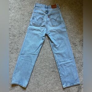 Levi’s ribcage straight size 25 jeans